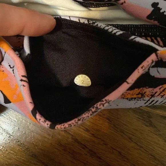 Lululemon Sun Runner Crop - Size 2 - Picture 10 of 12